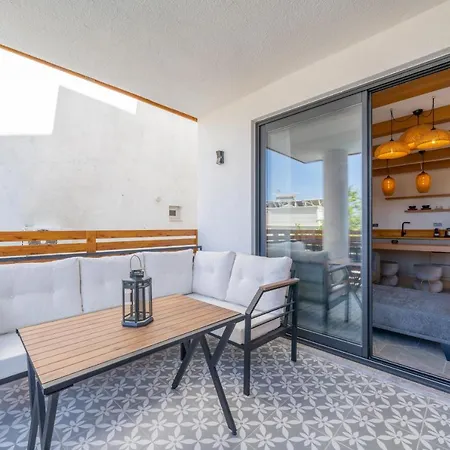 Lupia Suites Hotel *
