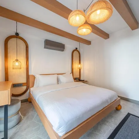 Hotel Lupia Suites *