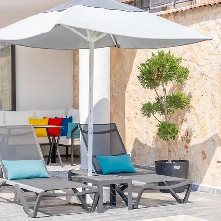 Lupia Suites Hotel *