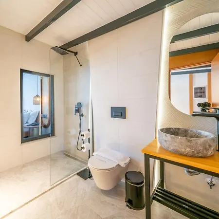 Hotel Lupia Suites *