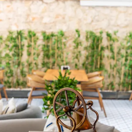 Lupia Suites Hotel