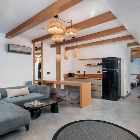 Hotel Lupia Suites *