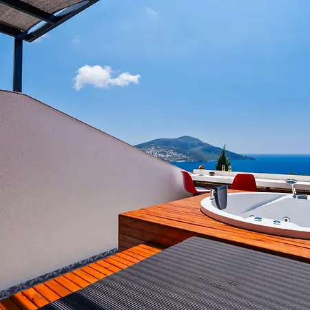 Lupia Suites Hotel *